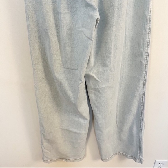 Nichole Lynel Wide Leg High Rise Elastic Waist Pull on Jeans Light Blue Small - Picture 9 of 9